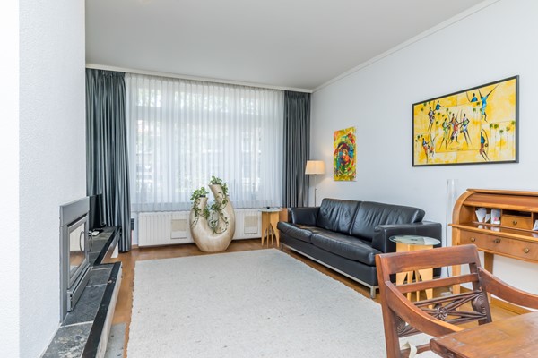 Foto - Te koop: Karakteristiek wonen met de duurzaamheid van nu! Verrassend ruime tussenwoning (1938) met 5 slaapkamers, hybride warmtepomp en Energielabel A nabij het centrum van Heerlen. 